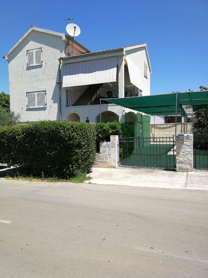 Apartments Ljubica Biograd Na Moru Bagian luar foto